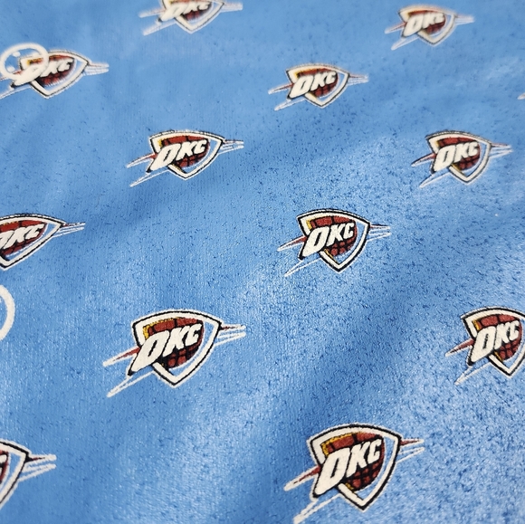 OKC Oklahoma City Thunder Team NBA Kids 4T T-SHIRT - Picture 2 of 5